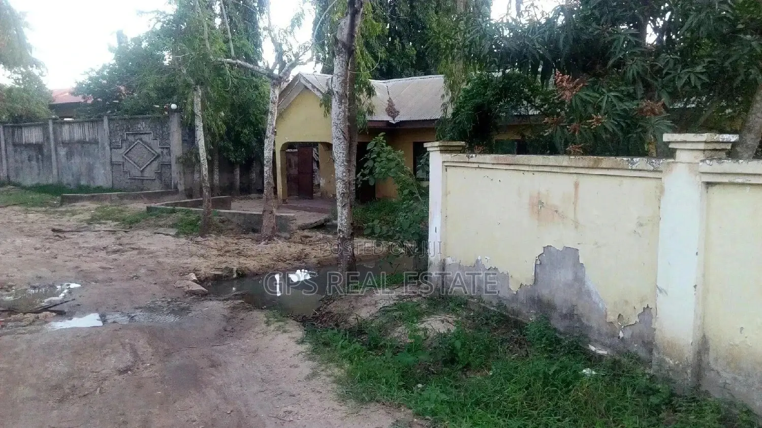 Hostel for Sale