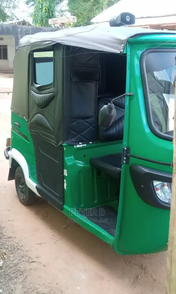 New TVS King Deluxe Plus iTouch Start 2023 Green