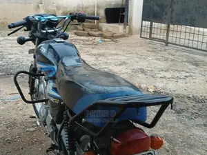 TVS HLX 125 2022 Blue