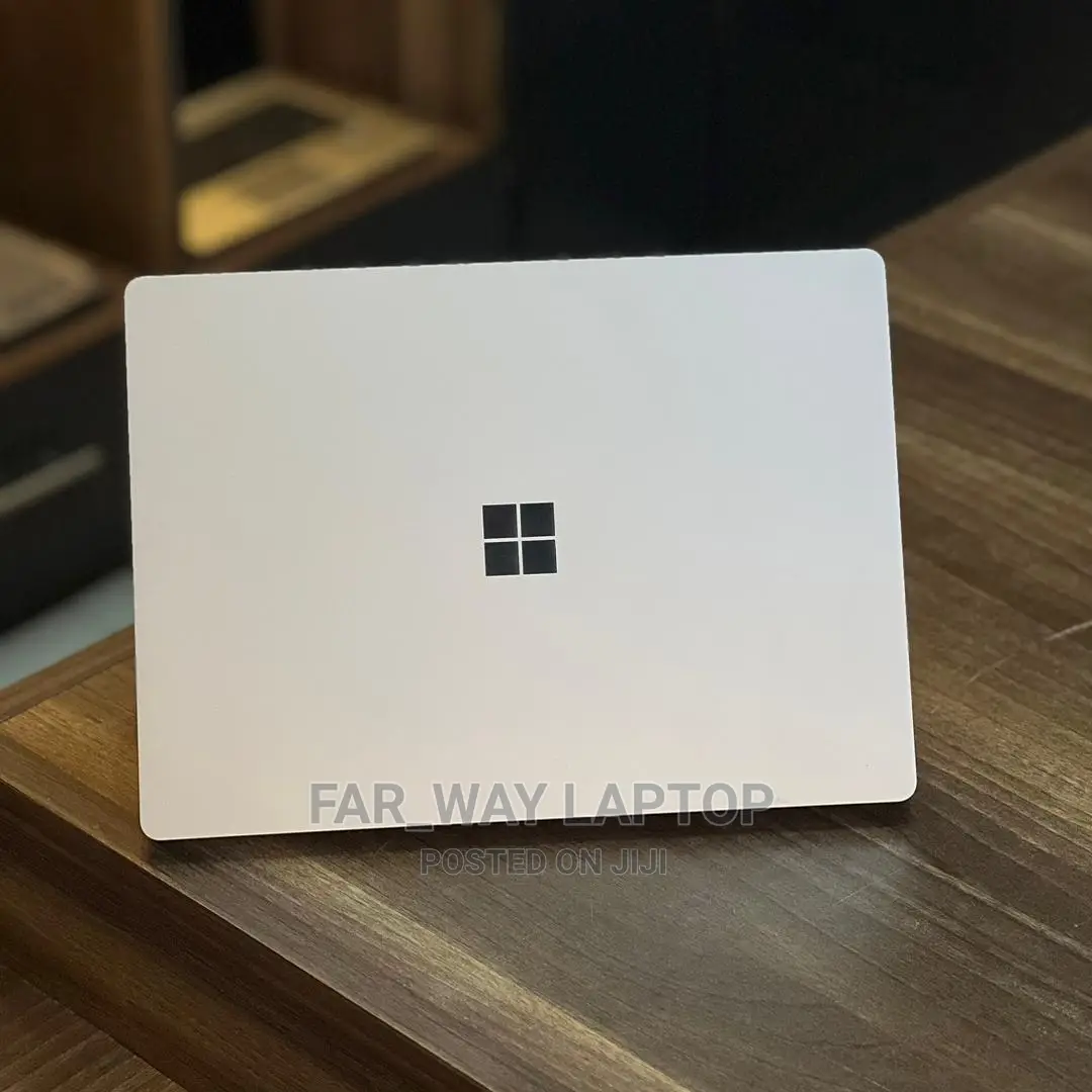 New Laptop Microsoft Surface 2 8GB Intel Core I5 SSD 256GB