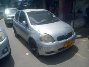 Toyota Vitz 1.0 FWD 3dr 2004 Silver