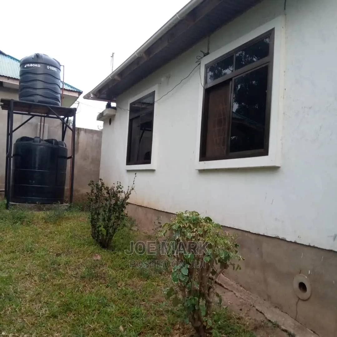 6bdrm House in Mark Real Estate, Goba for Sale