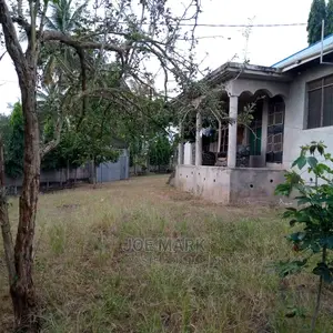 6bdrm House in Mark Real Estate, Goba for Sale