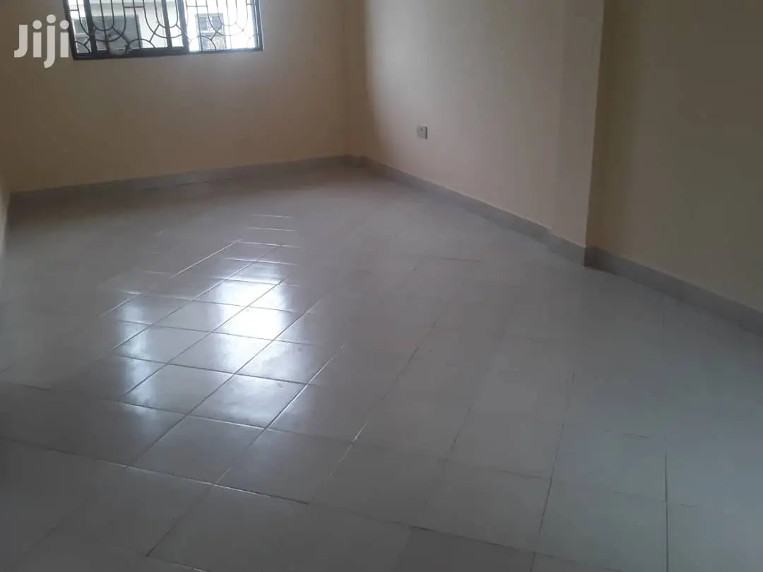 Ina Vyumba3, Master,Public Toilet,Jiko,Sebule Na Car Parking