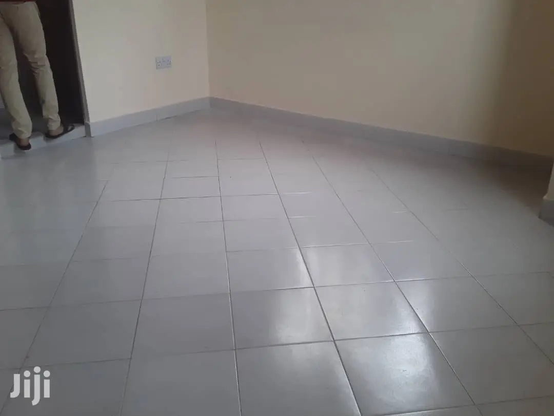 Ina Vyumba3, Master,Public Toilet,Jiko,Sebule Na Car Parking