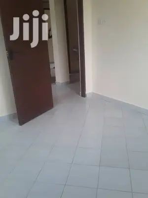 Ina Vyumba3, Master,Public Toilet,Jiko,Sebule Na Car Parking