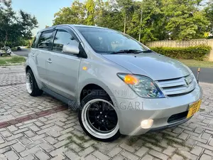 Toyota IST 2005 Silver
