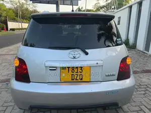 Toyota IST 2005 Silver