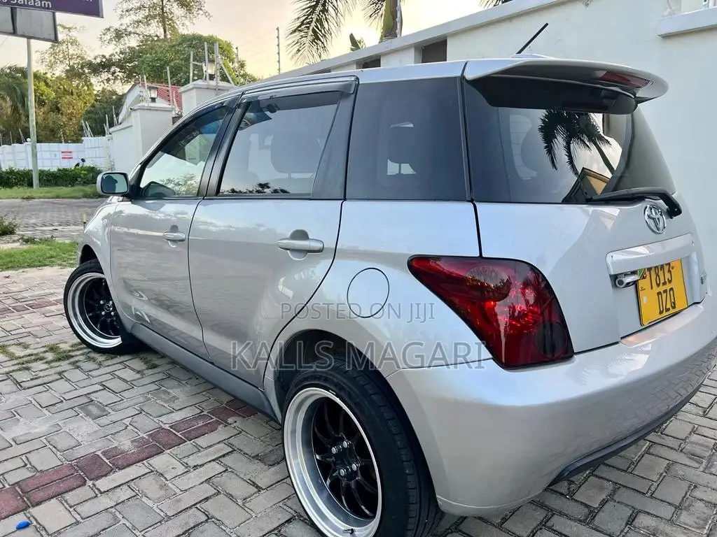 Toyota IST 2005 Silver