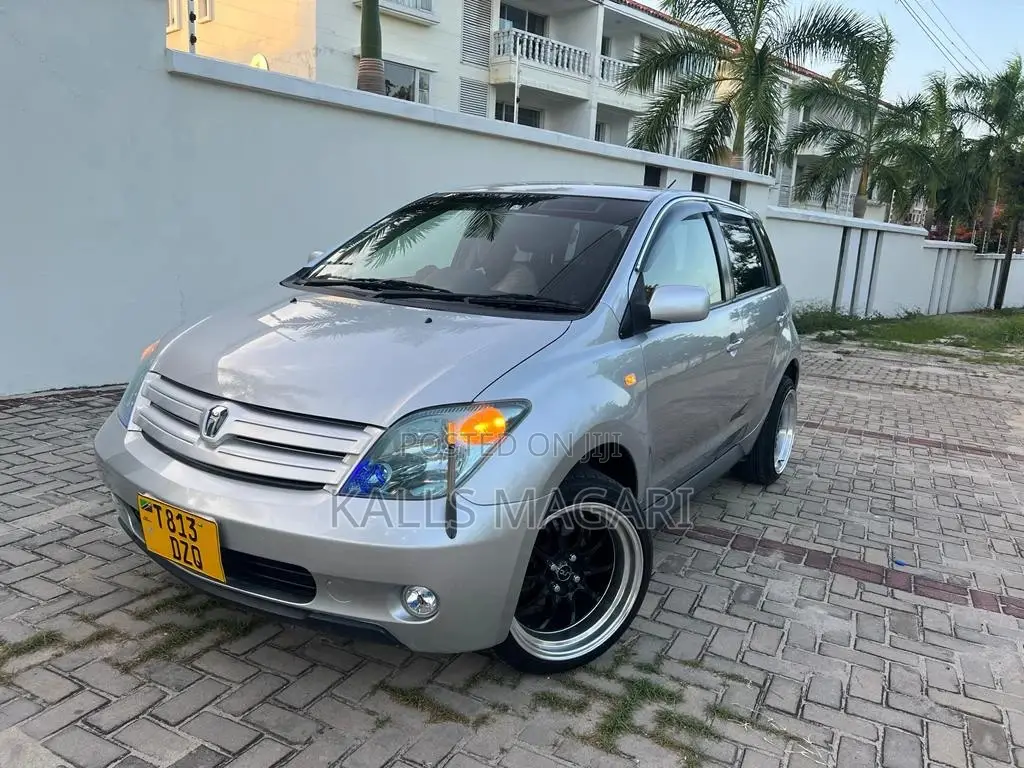 Toyota IST 2005 Silver