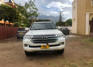 Toyota Land Cruiser 2015 White