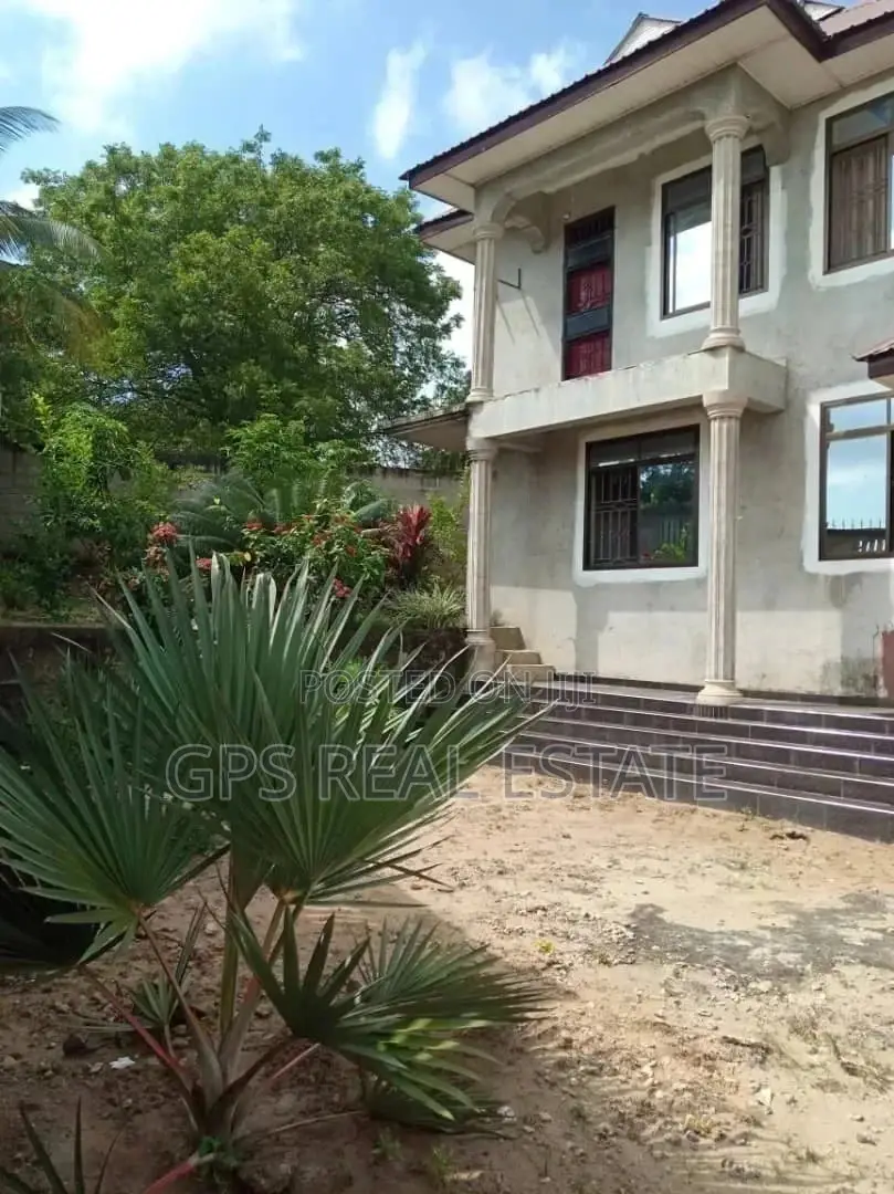 Big House In Goba For Sale