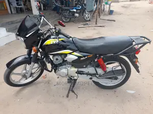 TVS HLX Plus ES 2022 Yellow