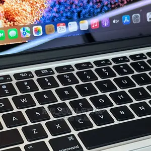 New Laptop Apple MacBook Pro 2015 8GB Intel Core I5 SSD 256GB