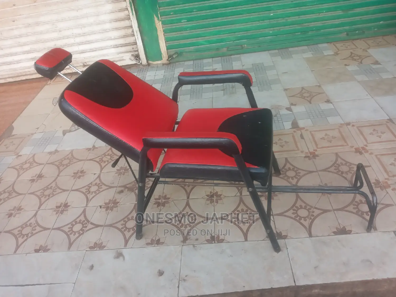 Scrubbing Chair