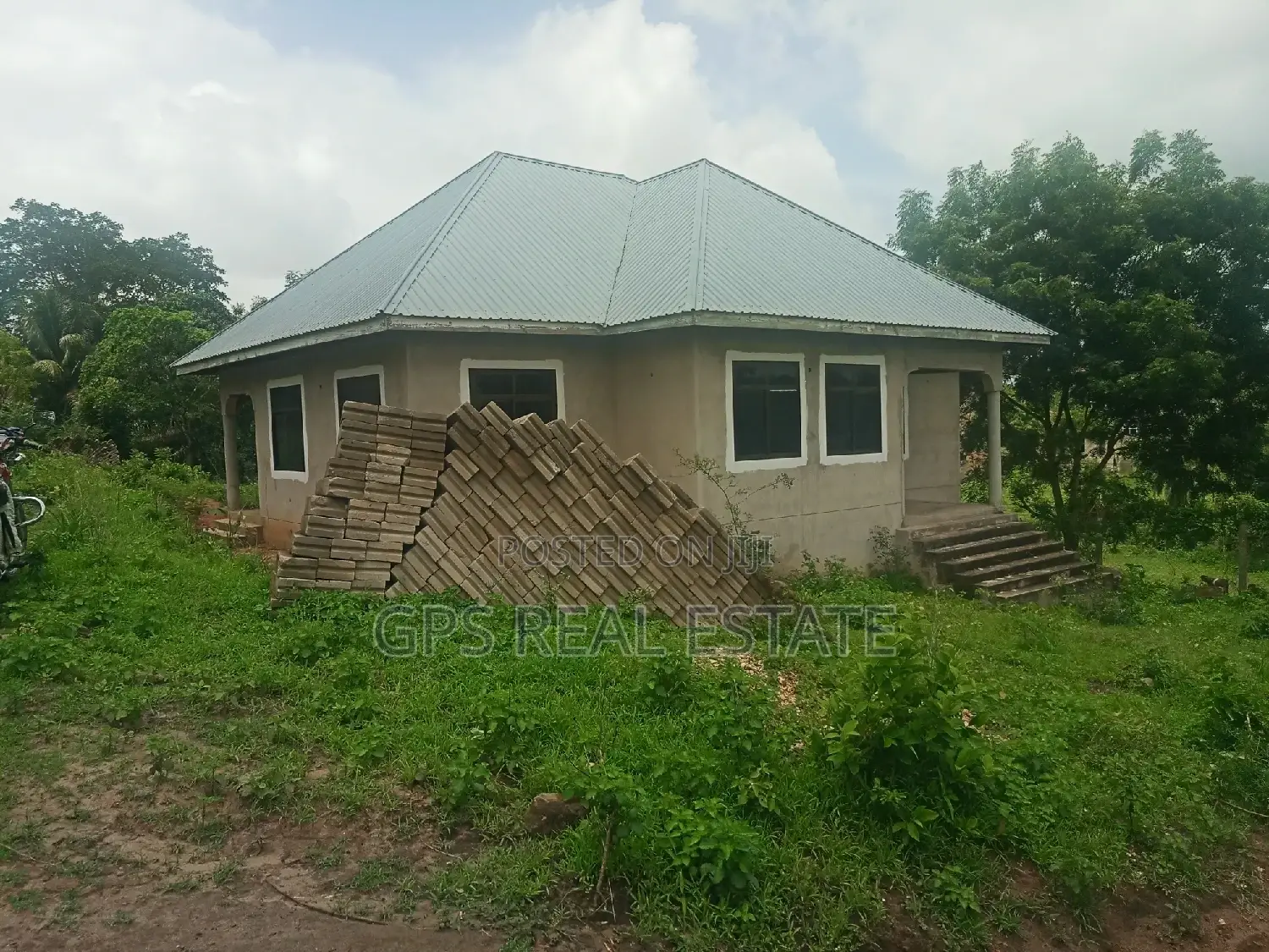 3bdrm House in Mbezi Makabe, Kinondoni for Sale