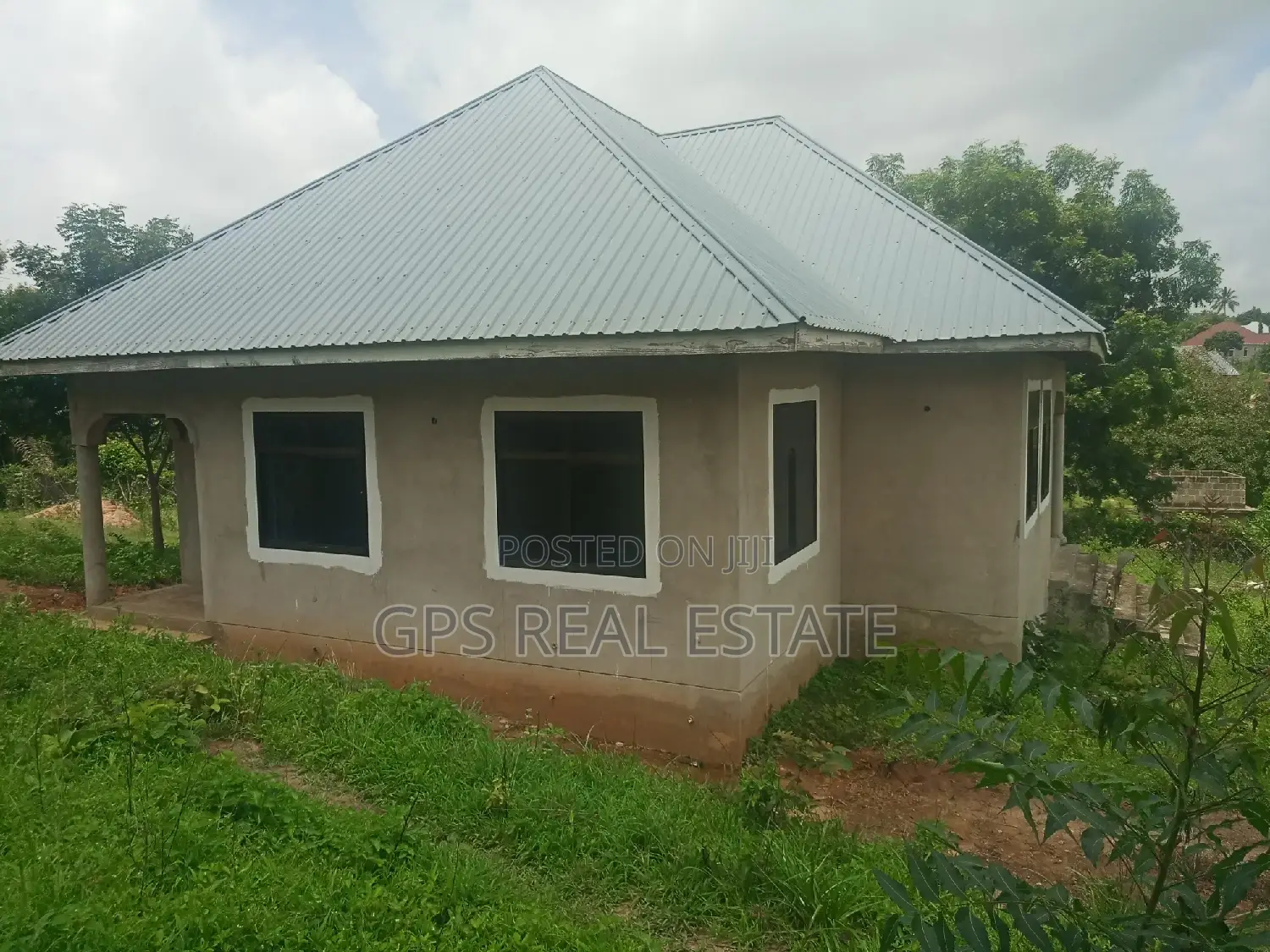 3bdrm House in Mbezi Makabe, Kinondoni for Sale