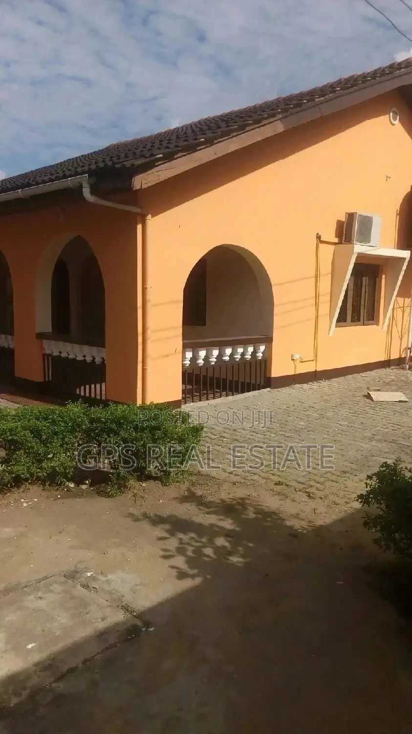 Nyumba Inauzwa