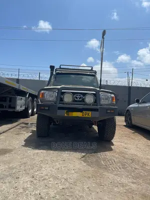 Toyota Land Cruiser 2016 Beige