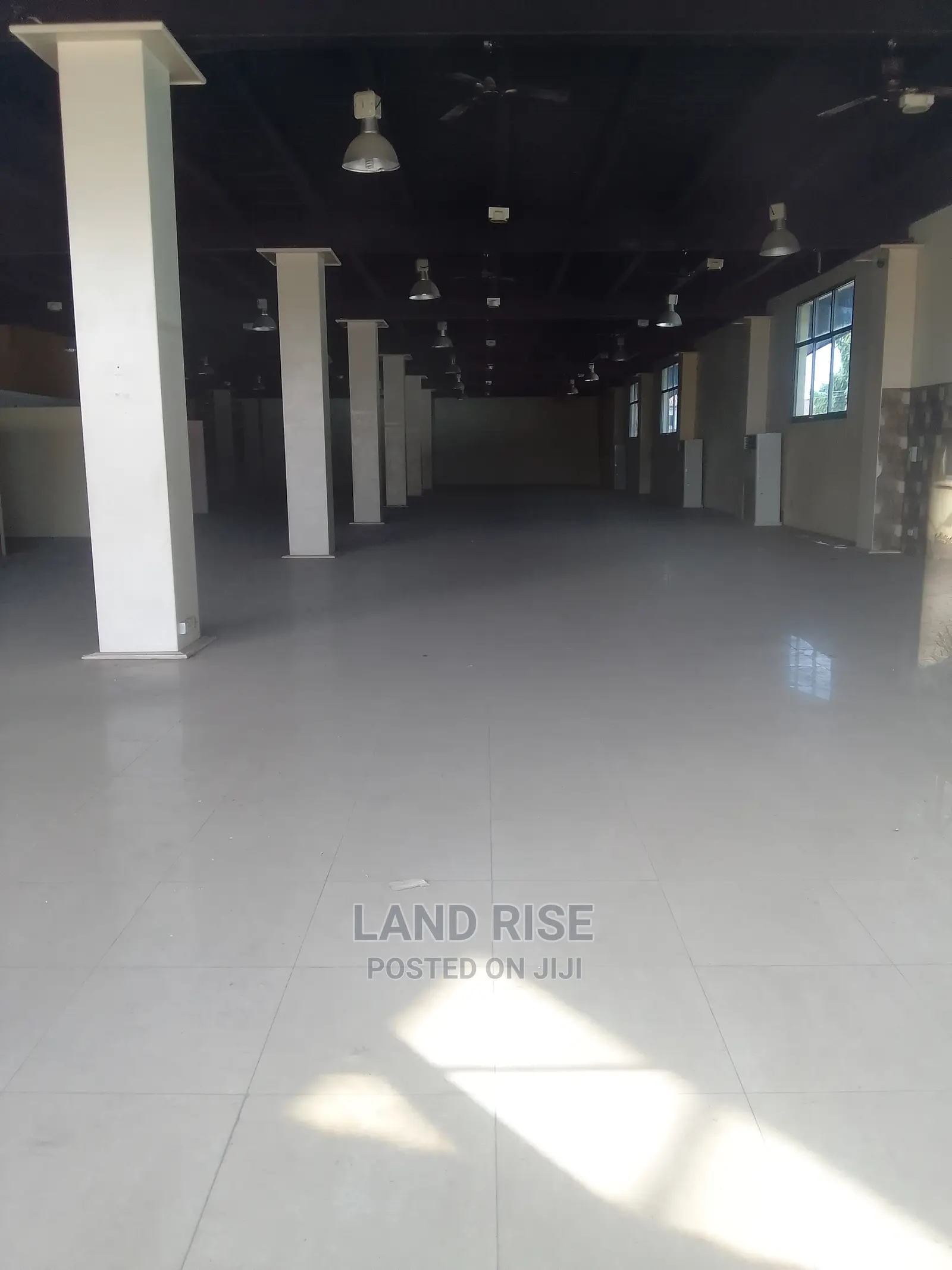 Showroom and Warehouse for Rent