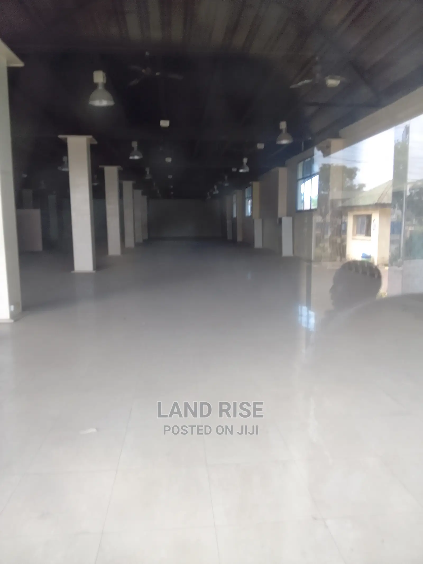 Showroom and Warehouse for Rent