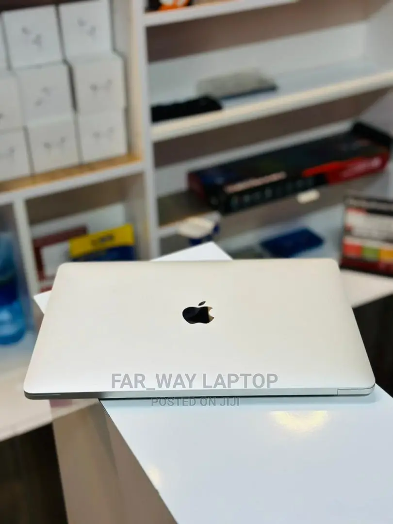 New Laptop Apple MacBook Pro 2019 8GB Intel Core I5 SSD 512GB