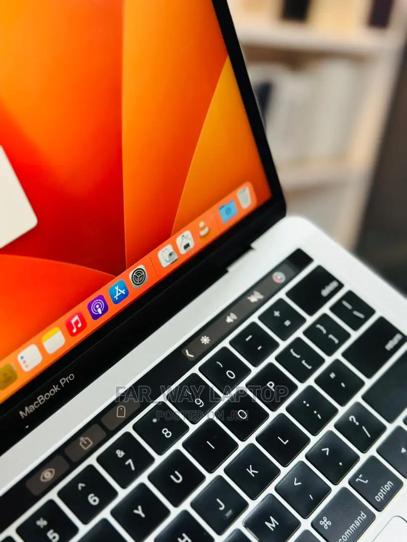 New Laptop Apple MacBook Pro 2019 8GB Intel Core I5 SSD 512GB