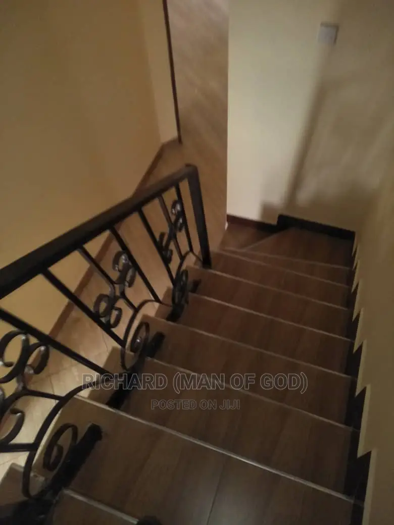5bdrm Bungalow in Arusha for Rent