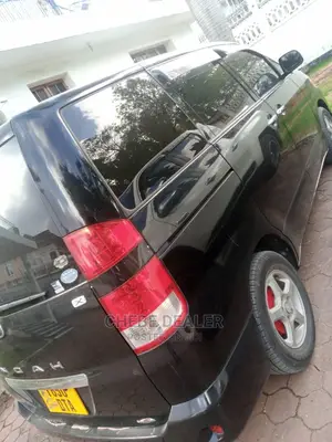 Toyota Noah 2.0 AWD (8 Seater) 2005 Black