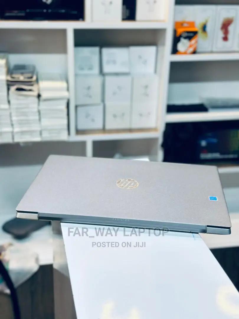 New Laptop HP Pavilion 15 8GB Intel Core I5 HDD+SSD 256GB