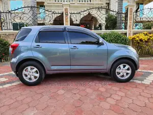 Toyota Rush 2014 Beige