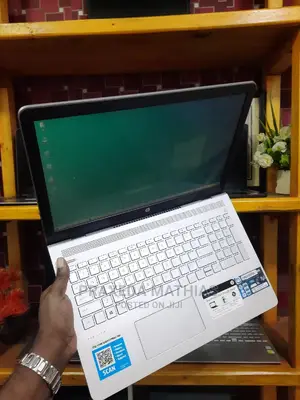 Laptop HP Pavilion 15 12GB AMD A10 HDD 1T