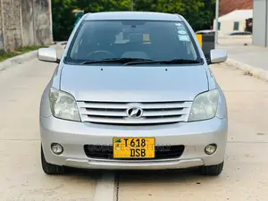 Toyota IST 2005 Silver