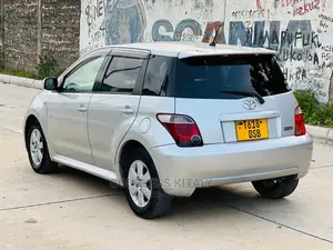 Toyota IST 2005 Silver