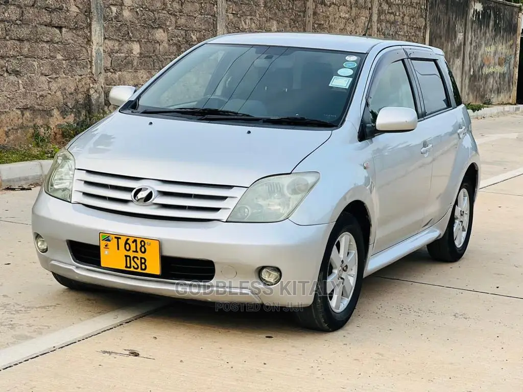 Toyota IST 2005 Silver