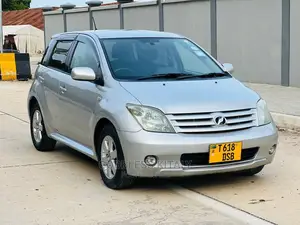 Toyota IST 2005 Silver