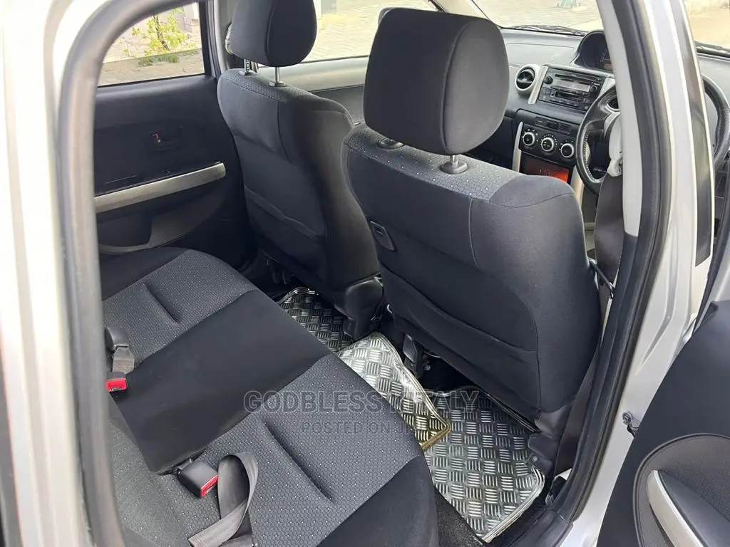 Toyota IST 2005 Silver
