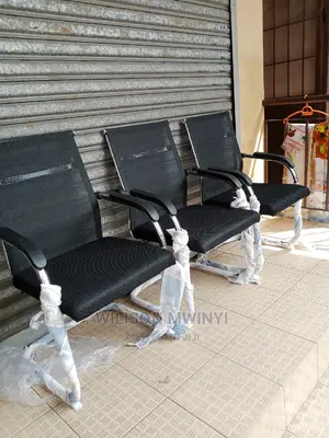 Visitors Chair/Kiti Cha Ofisi