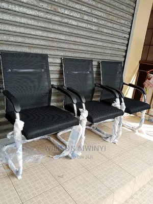 Visitors Chair/Kiti Cha Ofisi