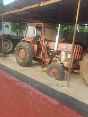 Tractor Ford and Massey