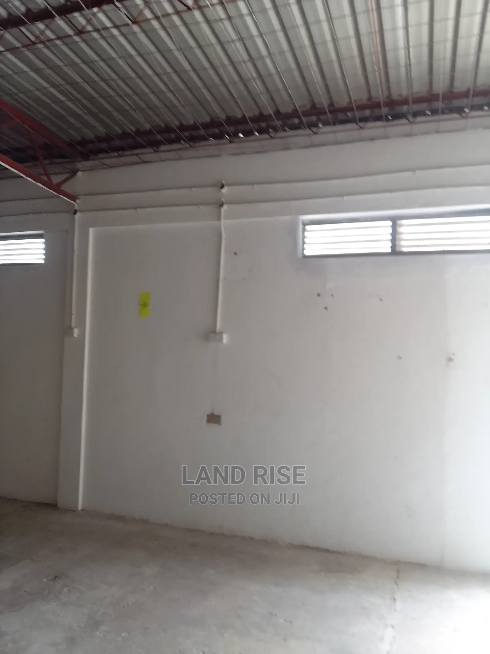 Warehouse 150 Sqm Mandela Rd