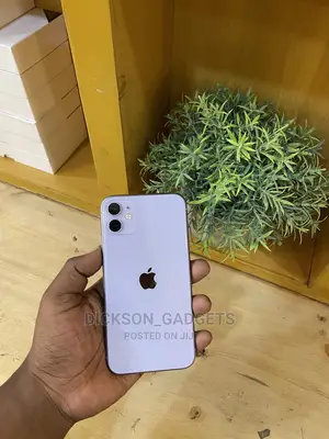 Apple iPhone 11 64 GB Purple