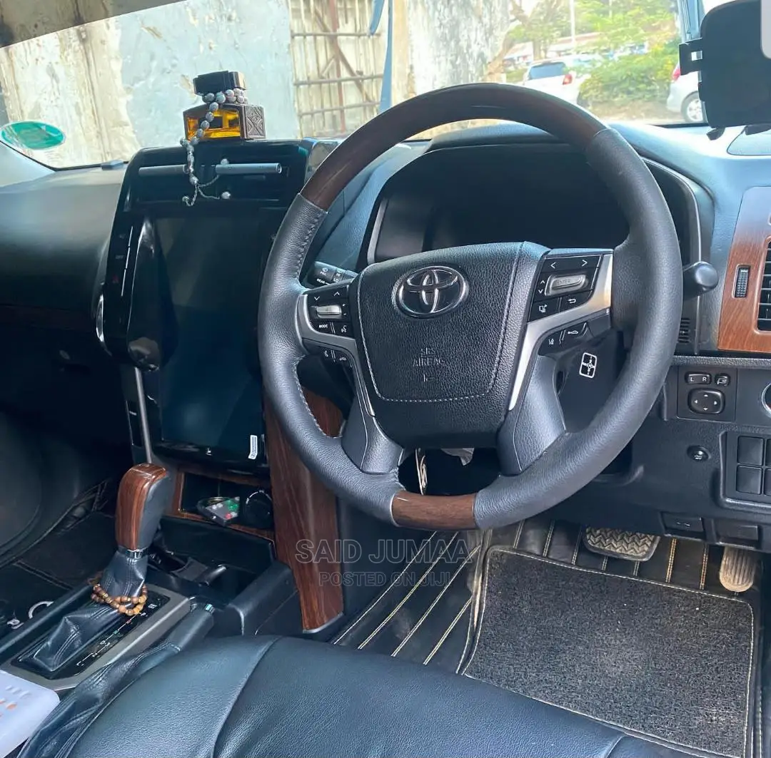 Toyota Land Cruiser Prado 2.7 i 2012 White