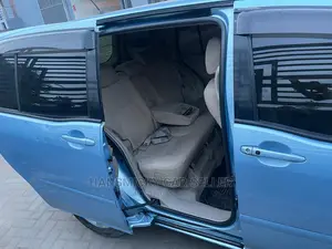 Toyota Raum 2006 Blue