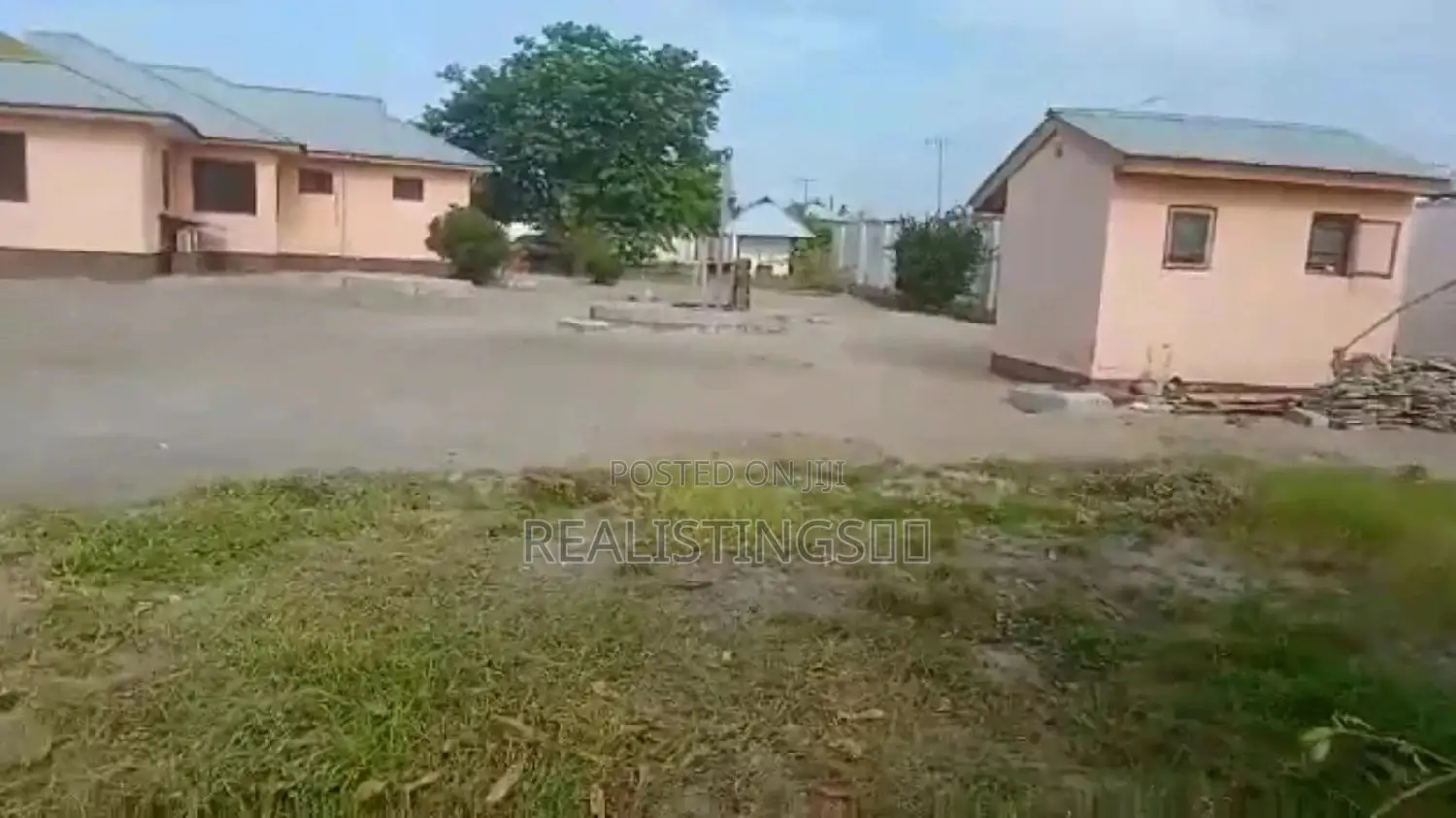 6bdrm House in Mtoni for Sale
