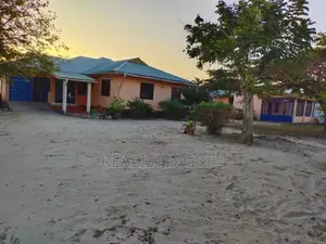 6bdrm House in Mtoni for Sale