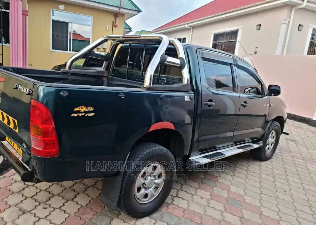 Toyota Hilux 2013 Green