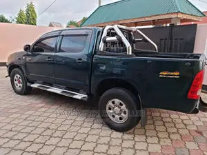Toyota Hilux 2013 Green