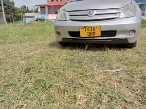 Toyota IST 2003 Silver