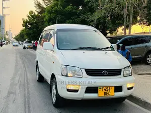 Toyota Noah 2001 White
